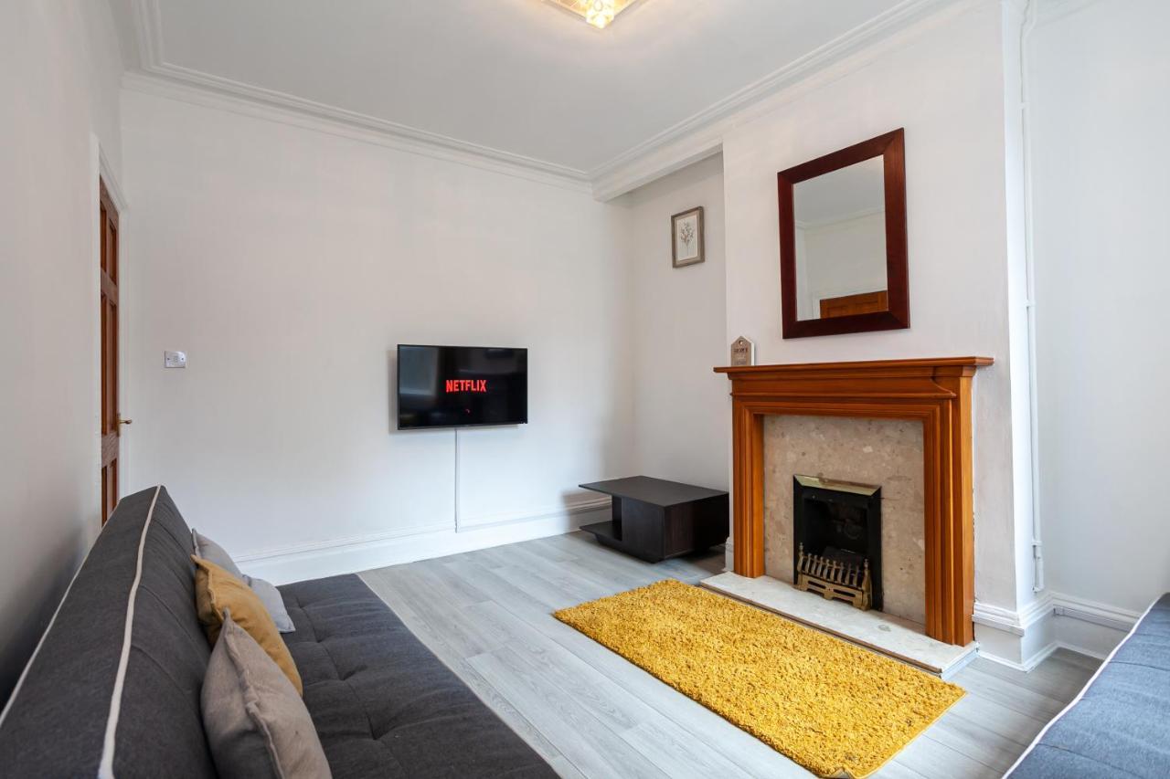 Stay Comfortable-City Centre Location- Sleeps Up To 9 Stoke-on-Trent エクステリア 写真