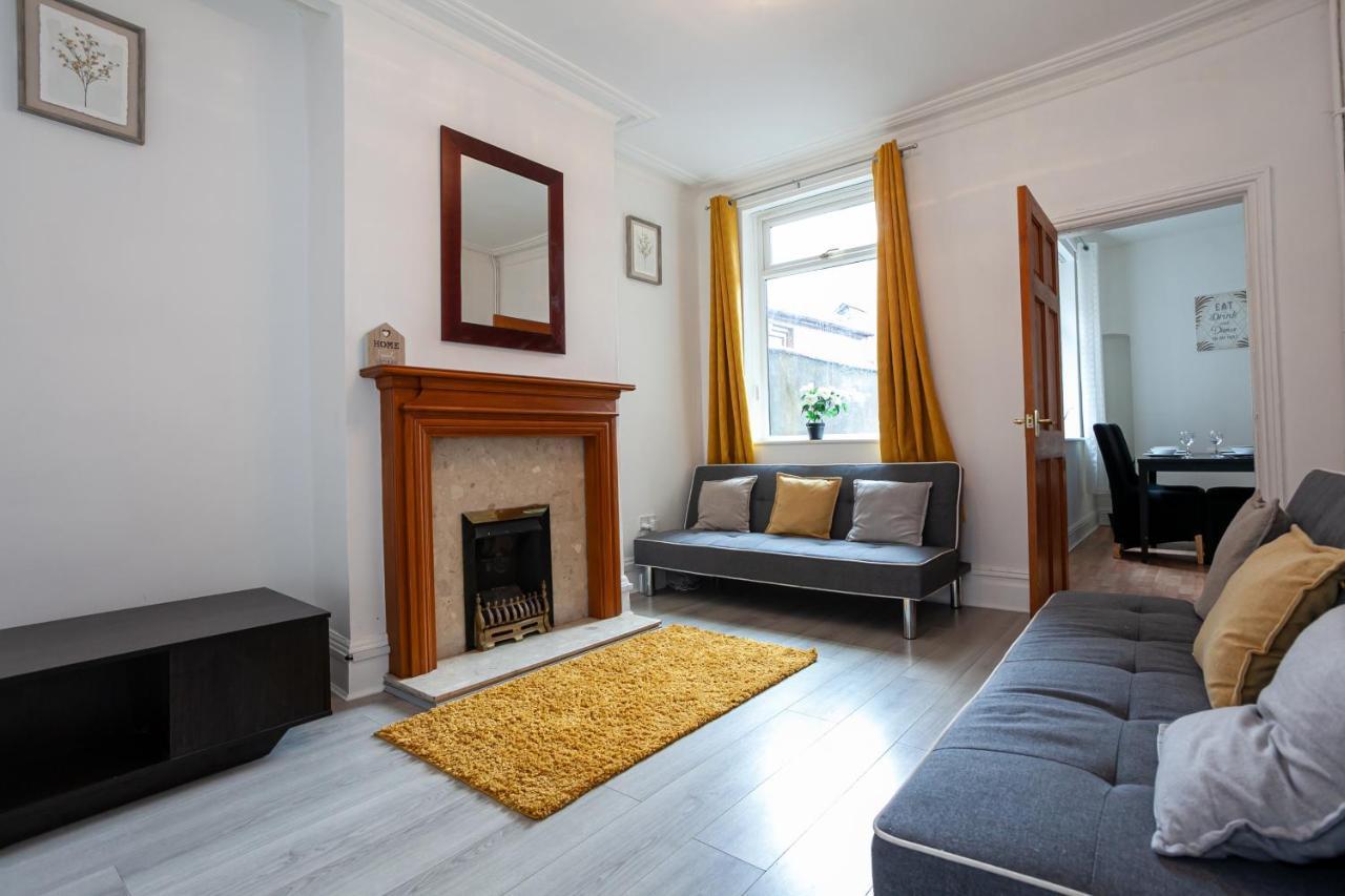 Stay Comfortable-City Centre Location- Sleeps Up To 9 Stoke-on-Trent エクステリア 写真