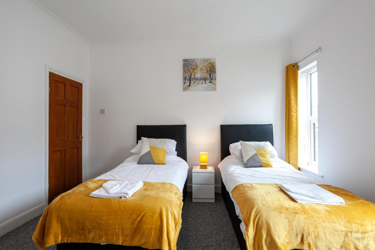 Stay Comfortable-City Centre Location- Sleeps Up To 9 Stoke-on-Trent エクステリア 写真