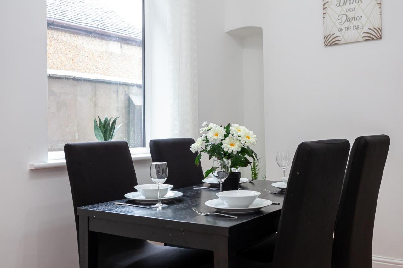 Stay Comfortable-City Centre Location- Sleeps Up To 9 Stoke-on-Trent エクステリア 写真